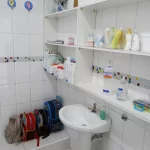 Banheiro do Berçário do Colégio Mirassol extremamente limpo de higienizado.