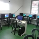 Sala de computação e informática destinada aos alunos do Infantil e 1º ano do Colégio Mirassol.