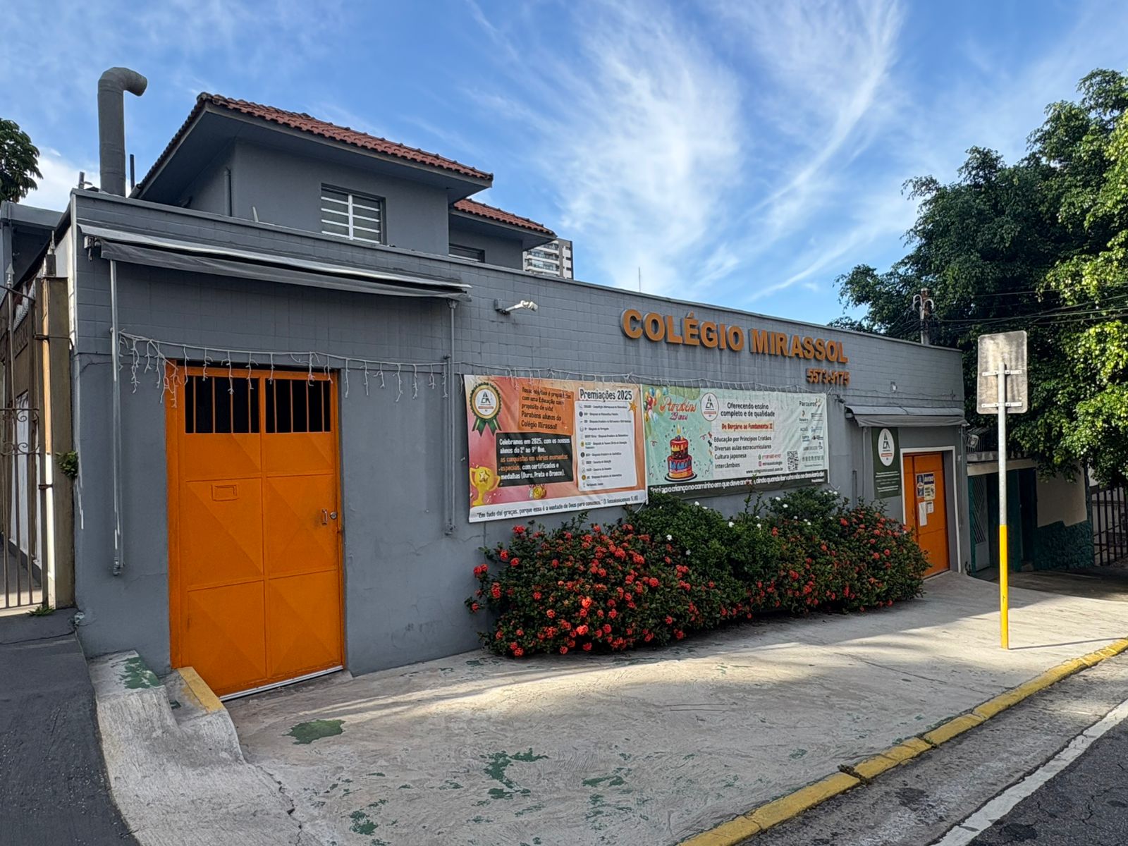 Escola com princípios cristãos perto do Bairro Santa Cruz